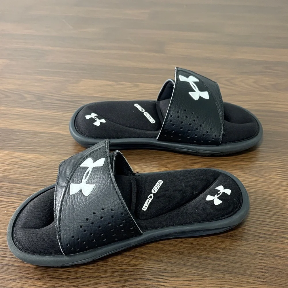 Under Armour Kids Black and‎ White Slide Sandals Sz 11K